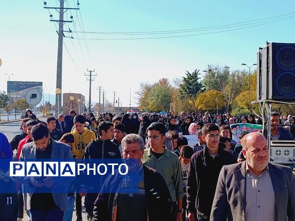 دانش‌آموزان جوکار، مقتدرانه میثاق ایستادگی را امضا کردند