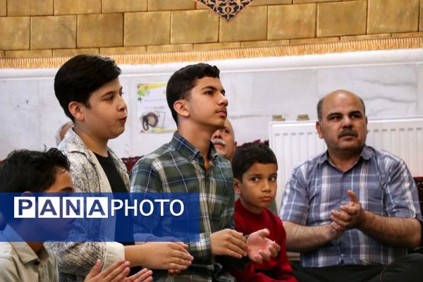 پرچم متبرک امام رضا (ع) در جشن ولادت امام رئوف در مسجد امام حسن عسکری (ع) بجنورد 