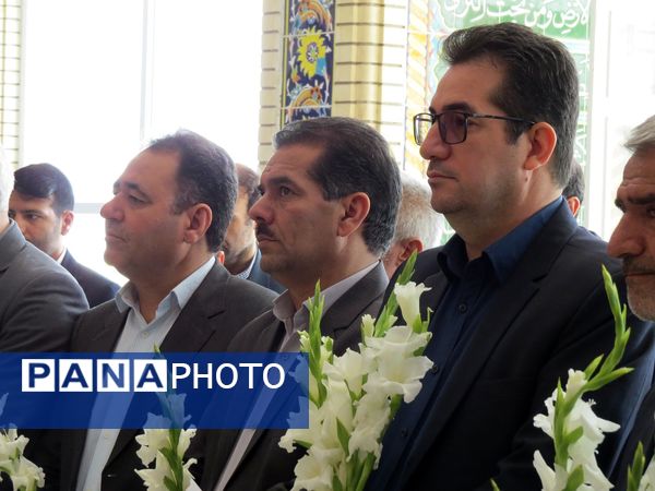 گلباران مزار شهدای دانش‌آموز و معلم در بجنورد