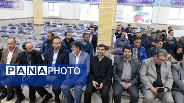 برگزاری مانور متمرکز استانی زلزله و ایمنی همزمان با سراسر کشور در مدرسه نیکان ناحیه 2 کرج 