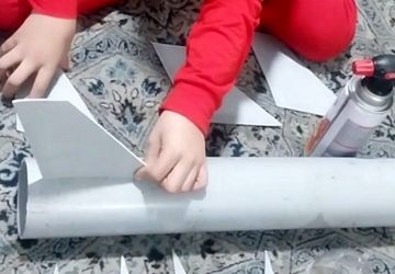 ساخت ماکت موشک فتاح در روز هوافضا توسط دانش‌آموز البرزی  