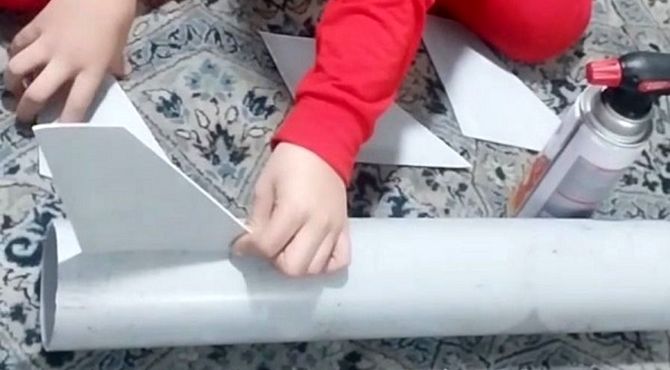 ساخت ماکت موشک فتاح در روز هوافضا توسط دانش‌آموز البرزی  