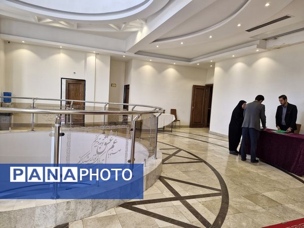 آیین تجلیل از منتخبان چهل و دومین دوره مسابقات قرآن و عترت و نماز در ناحیه ۳ مشهد مقدس