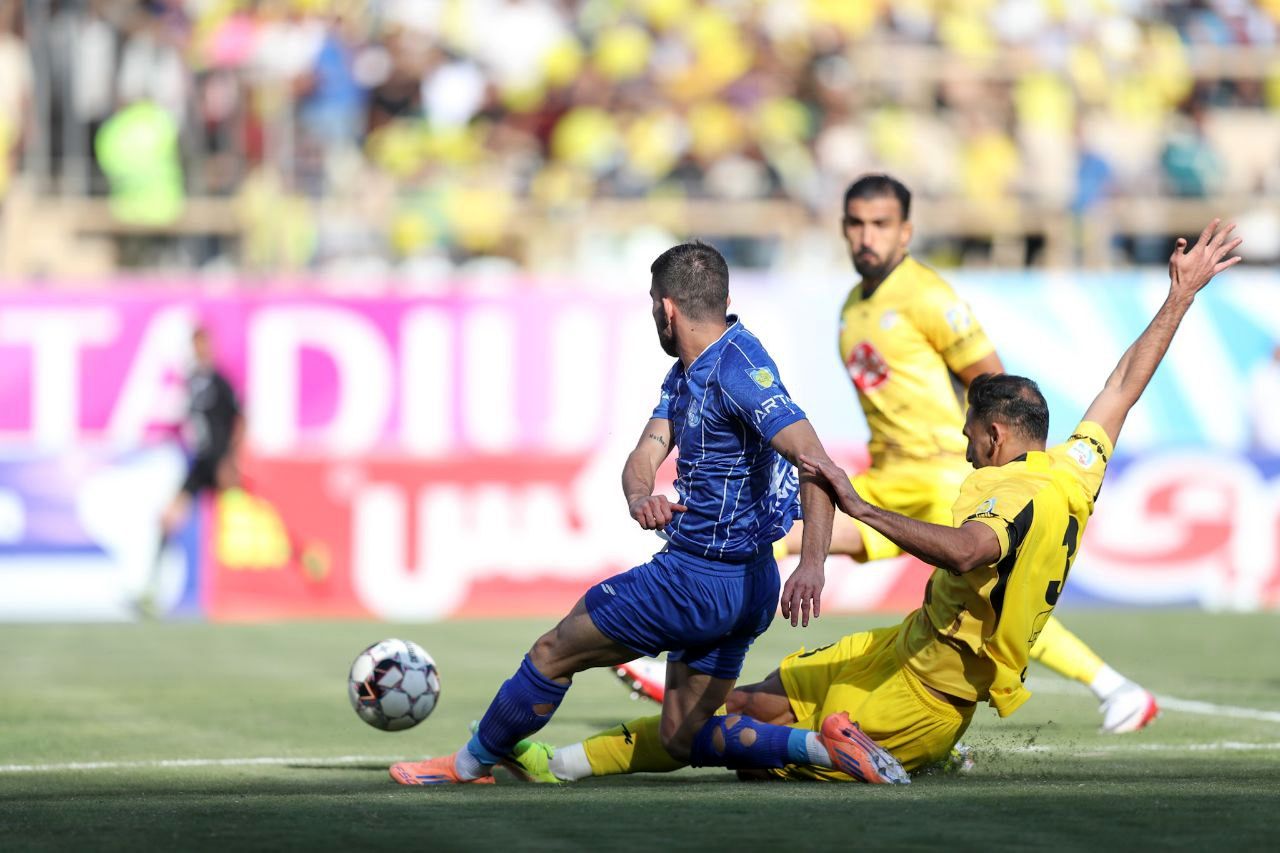 آتش‌بازی استقلالی‌ها در شیراز/ فجرسپاسی  قربانی ارتش آبی فوتبال ایران 