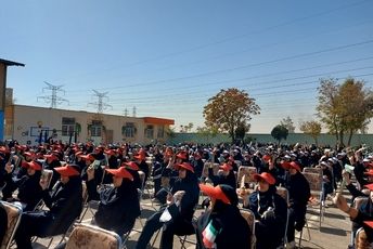 برگزاری جشن عاطفه‌ها در دبیرستان ریحانه النبی باقرشهر 