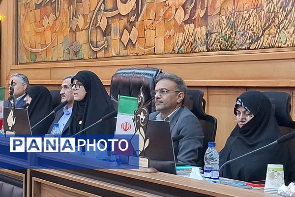آموزش خانواده مهمترین راه حل در تربیت دانش‌آموزان