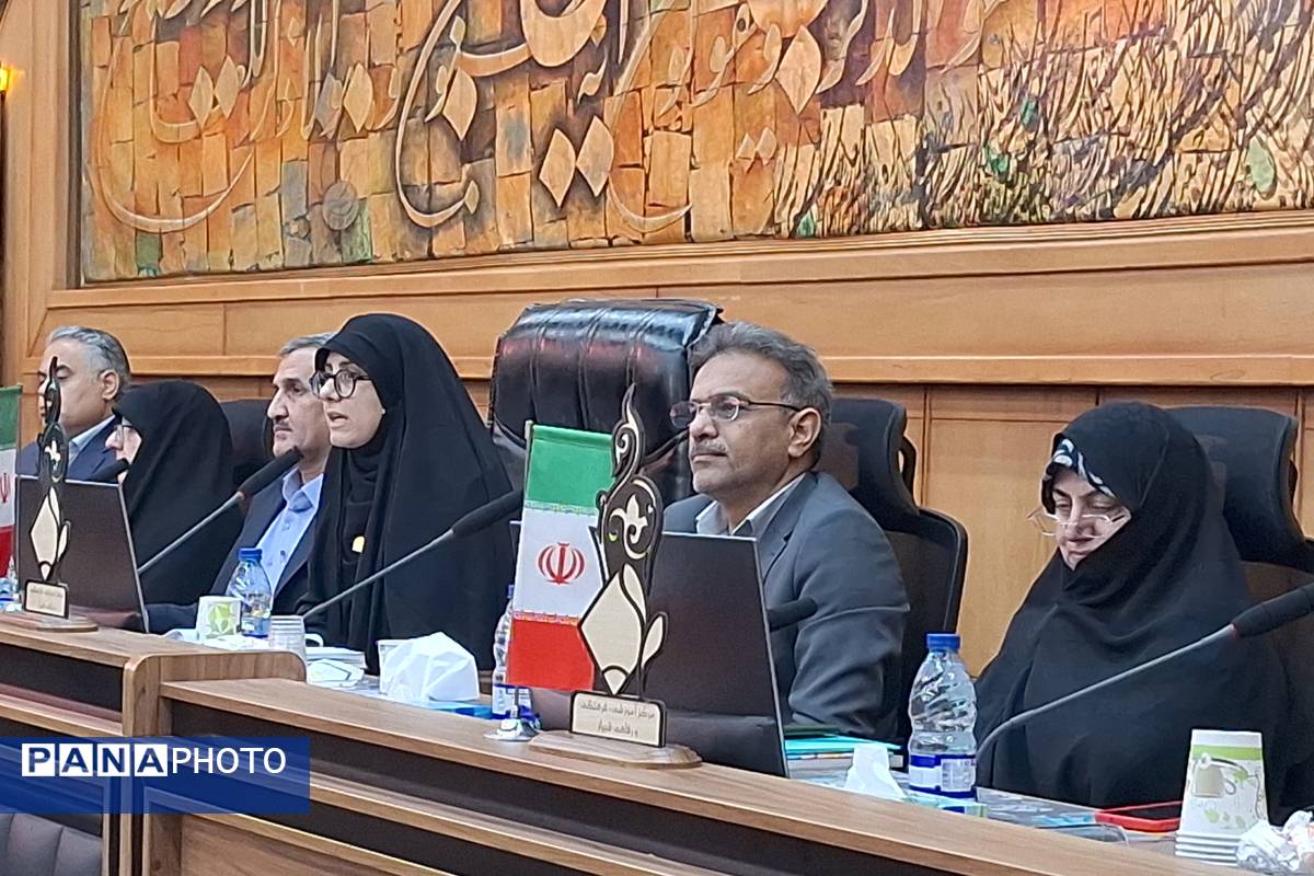 آموزش خانواده مهمترین راه حل در تربیت دانشآموزان