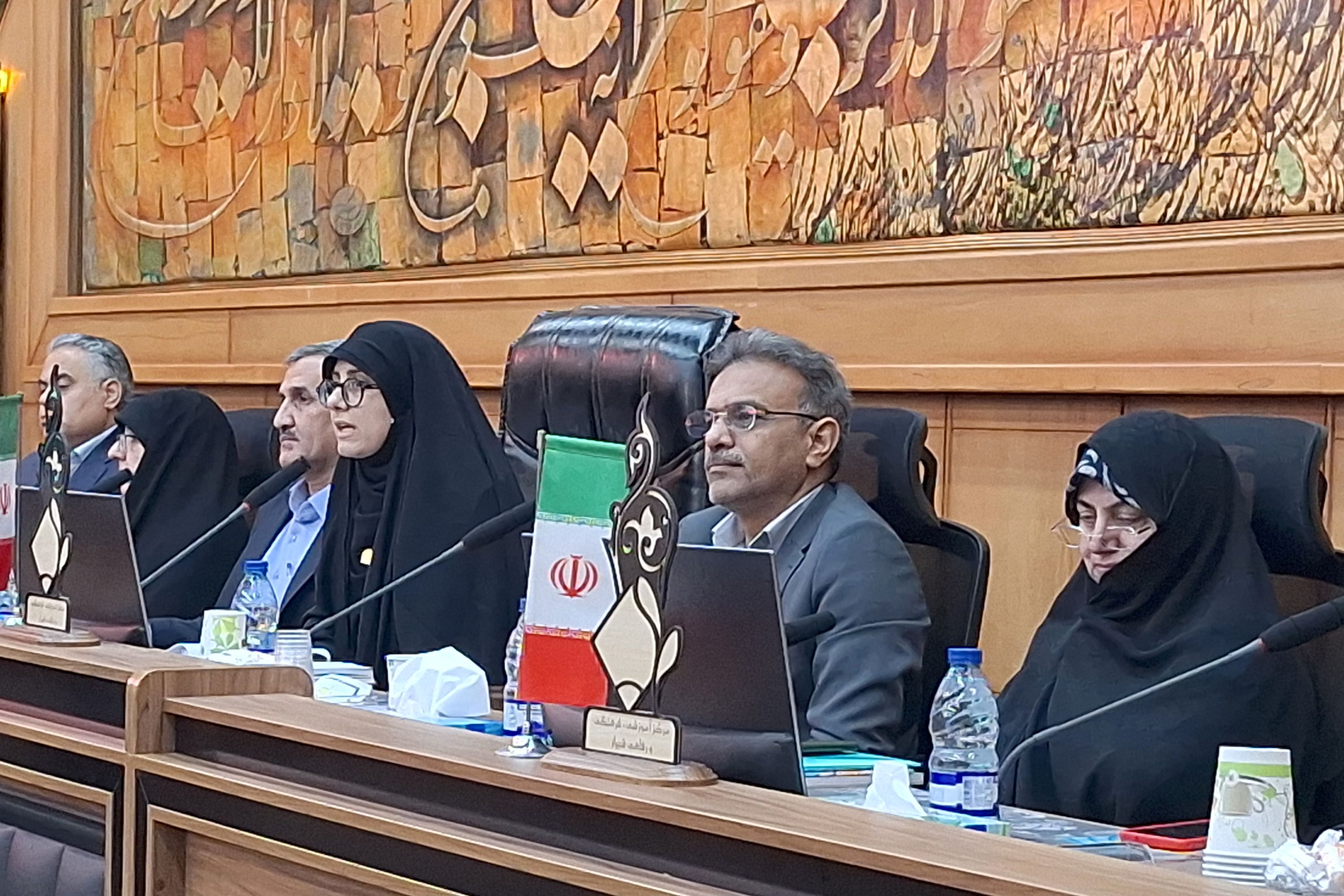 آموزش خانواده مهمترین راه حل در تربیت دانش‌آموزان