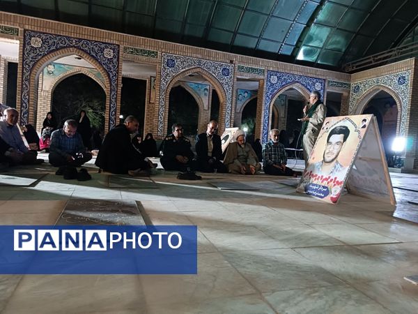 مراسم قرائت زیارت عاشورا به‌مناسبت هفته دفاع مقدس در مزار شهدای خلیل آباد