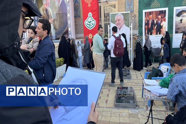 گلزار شهدای کرمان در ششمین سالگرد شهادت سردار دلها، حاج قاسم سلیمانی