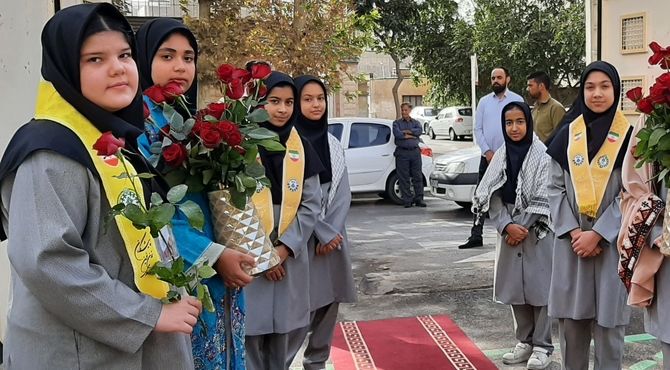 شروع سال علم و دانش در دبیرستان حسن‌زاده اصفهانی 
