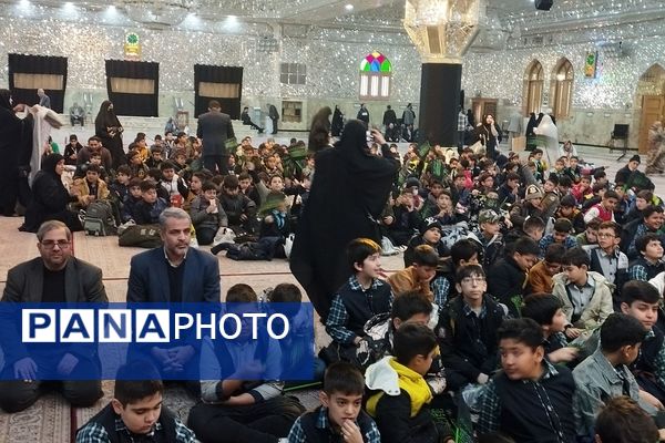 حضور دانش‌آموزان دبستان قلنبر ناحیه 2 شهرری در مراسم نوگلان فاطمی 