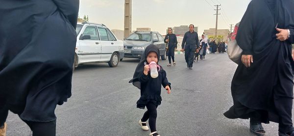 پیاده‌رویی جاماندگان اربعین در محمدشهرکرج 