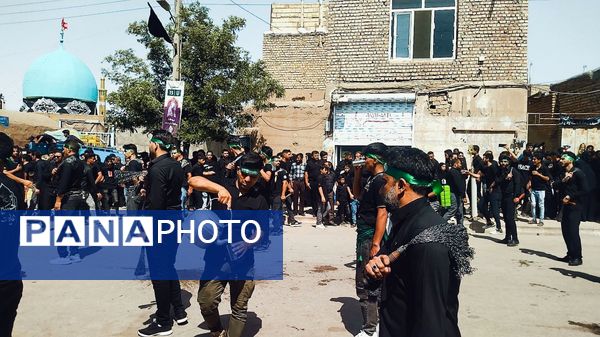 تعزیه خوانی و زنجیر زنی در روستای بزرگ فدیشه نیشابور
