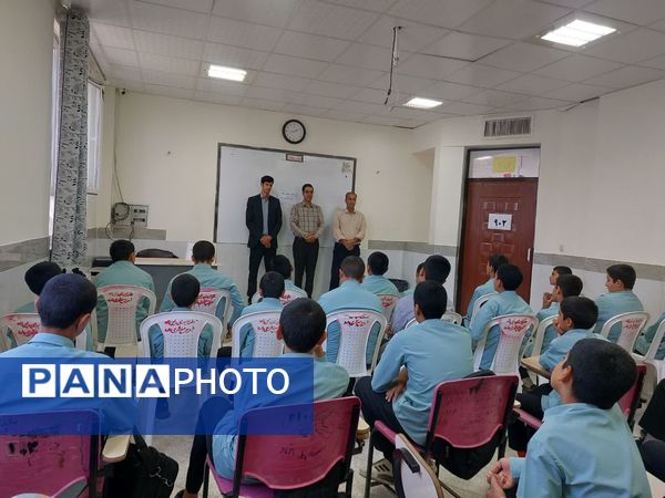 جلسه سفیران سلامت در دبیرستان رئیس زاده شهرستان خلیل آباد 