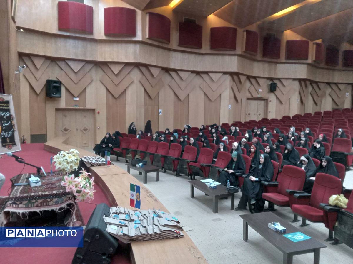 افتتاحیه همایش طلایه داران فردا در بجنورد