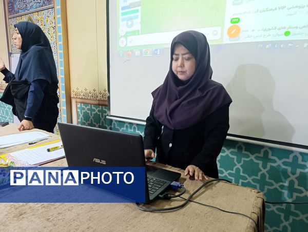 جلسه آموزش خانواده در دبیرستان میرزا جعفر سروقد مشهد مقدس 