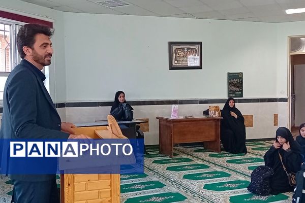 بازدید دانش‌آموزان از کارخانه آلومینای جاجرم و قلعه جلال الدین شهرستان گرمه