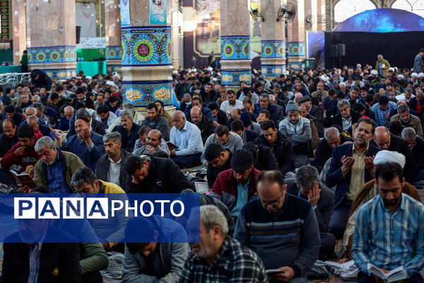 تشییع شهید علی حیدری پزشک مستقر در بیروت در مسجد مقدس جمکران