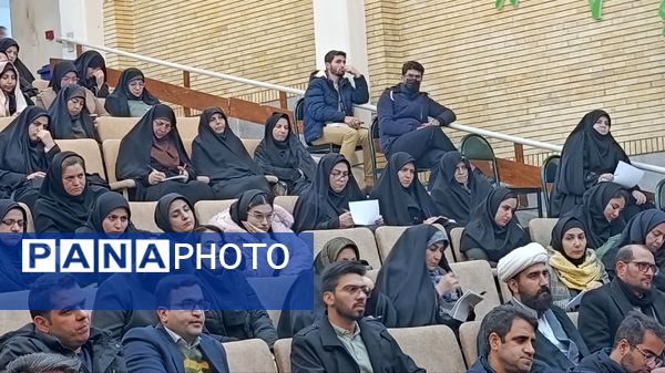 رونمایی از بسته «ایرانمون» در کارگاه تخصصی پرورشی شهرستان اسکو