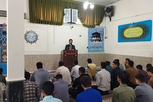 اولین نماز جماعت دبیرستان شاهد ابوذر غفاری در سال تحصیلی جدید 