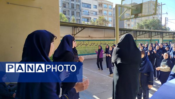مسابقات ورزشی به مناسبت هفته بهداشت و روان در دبیرستان پیرایش یک