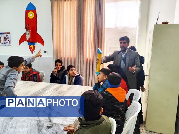 بازدید دانش آموزان دبستان پسرانه فضیلت از پژوهشسرای رازی 