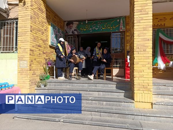 بزرگداشت روز دانش آموز در دبیرستان شاهد قدسیان 