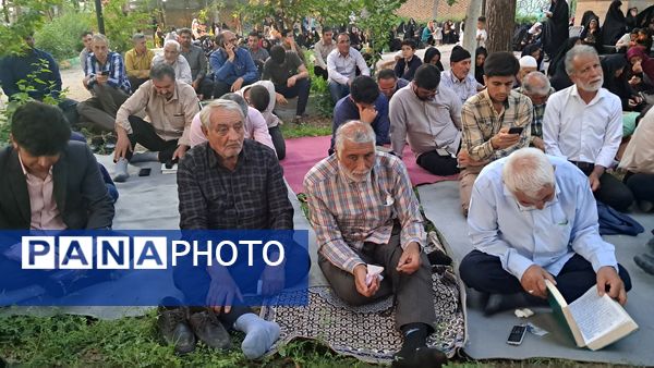مراسم دعای عرفه درجوار شهدای گمنام پارک وحدت شهرستان آشخانه