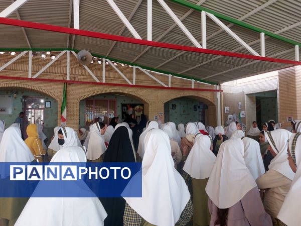 برگزاری انتخابات شورای دانش‌آموزی در مدرسه حضرت معصومه(س) حاجی‌آباد