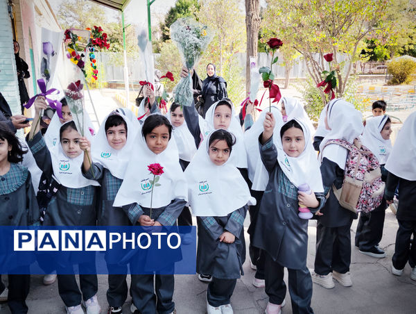 بهار کودکی در آستانه مهر؛ شکوفههای دبستان شمیم فاطمه