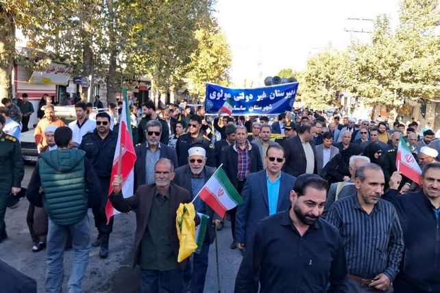 روز ۱۳ آبان: درخششی دیگر در تاریخ شهرستان سلسله با راهپیمایی دانش‌آموزان و مردم