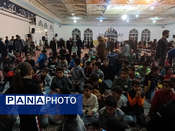 حضور دانش‌آموزان دبستان پسرانه فضیلت در نمایش آیینی یاس نبوی