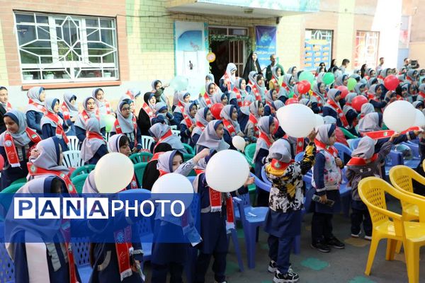 برگزاری مشترک جشن عاطفه‌ها در همدان با مشارکت کمیته امداد و سازمان دانش‌آموزی