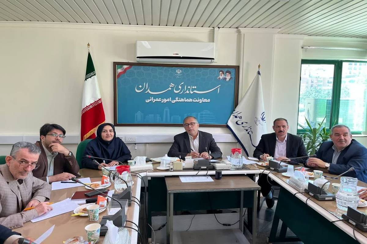 توسعه روستاها با نگاه زیستمحیطی و آیندهنگری انجام شود.