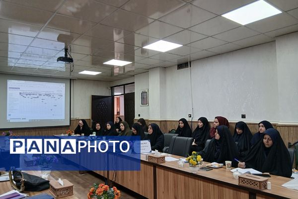 کارگاههای  آموزشی وتوانمندسازی  ویژه رابطین امور بانوان