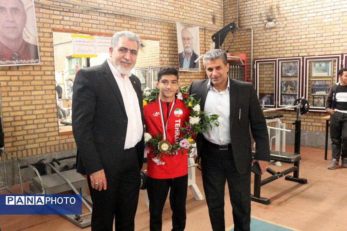 تجلیل از قهرمان مسابقات کشتی غرب آسیا