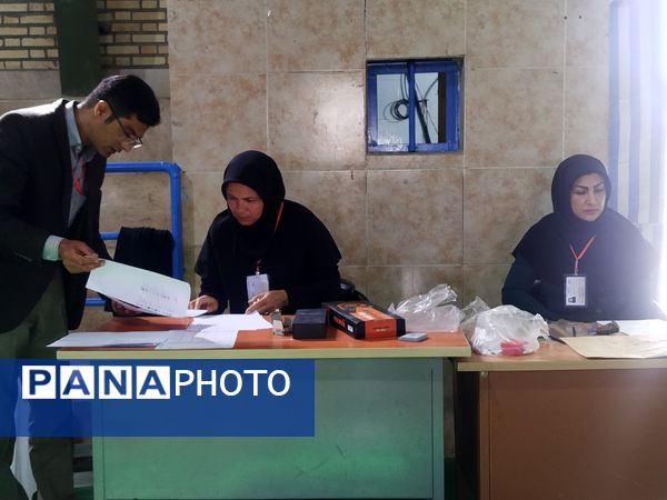 برگزاری آزمون ورودی مدارس تیزهوشان مقطع متوسطه اول در فاروج