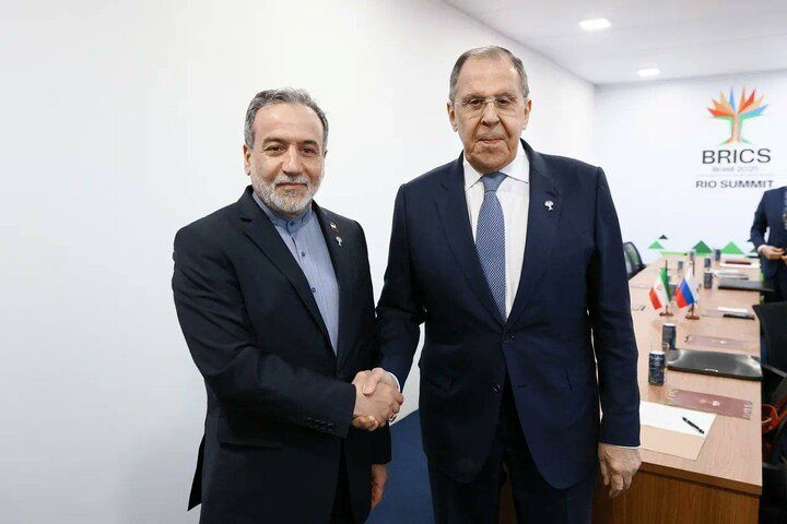 دیدار و گفت‌وگوی عراقچی و لاوروف