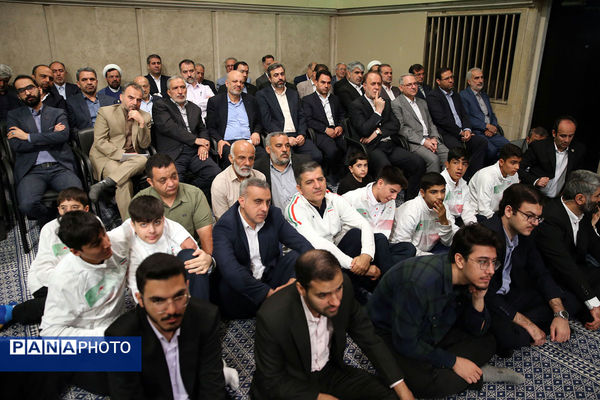 دیدار جمعی از معلمان با رهبر معظم انقلاب