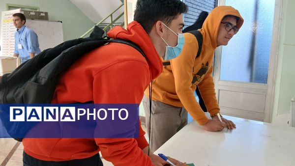 برگزاری بیست‌وهشتمین دوره شورای دانش‌آموزی دبیرستان نمونه دولتی معلم شهرستان ساوجبلاغ