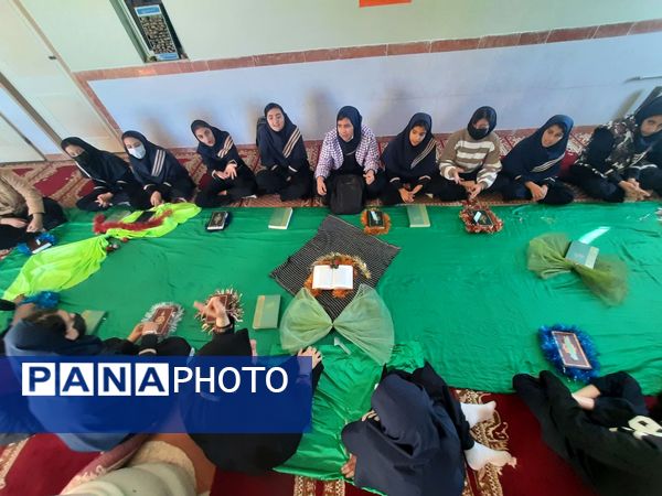 انس با قرآن در دبیرستان امامت مهدیه