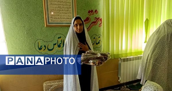 زنگ نماز در دبیرستان نمونه دولتی شهید خزایی اسدآباد
