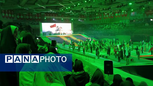 حضور دانش‌آموزان دبیرستان سردار سلیمانی در اجلاسیه شهدای دانش‌آموز استان البرز