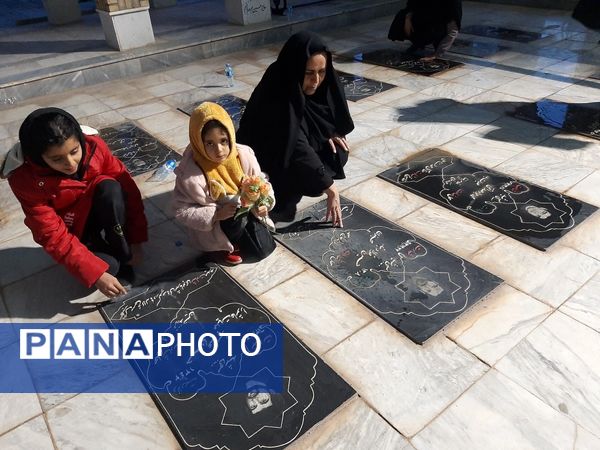 غبار‌روبی مزار شهدا و دیدار با مادر شهید در خلیل‌آباد