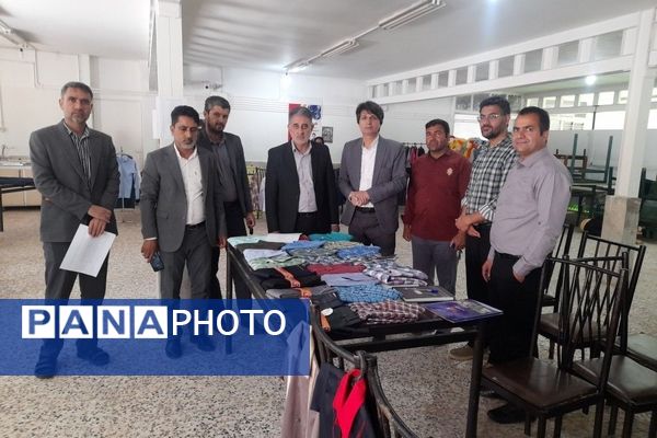 برگزاری نمایشگاه لباس فرم دانش‌آموزی در شهرستان باخرز 
