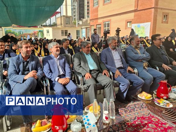 جشن جوانه‌ها ویژه دانش آموزان پایه هفتم در مدرسه حسن‌زاده اصفهانی ناحیه دو