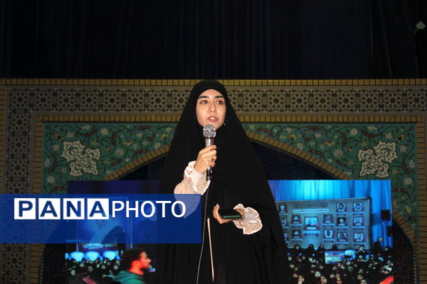 حضور پررنگ دانش‌آموزان دختر در آیین فاطمیون کرمان