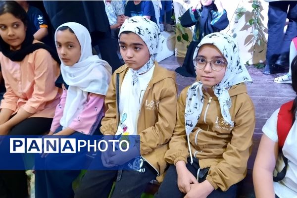 هم‌نشینی اعضای مراکز کانون پرورش فکری کودکان و نوجوانان در مشهد