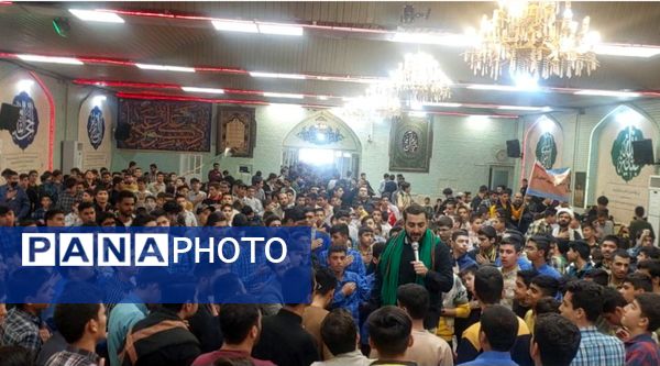 شادی دانش‌آموزان مشهدی در پی عملیات غیور مردان نیروهای سپاه وتجمع در مهدیه مشهد